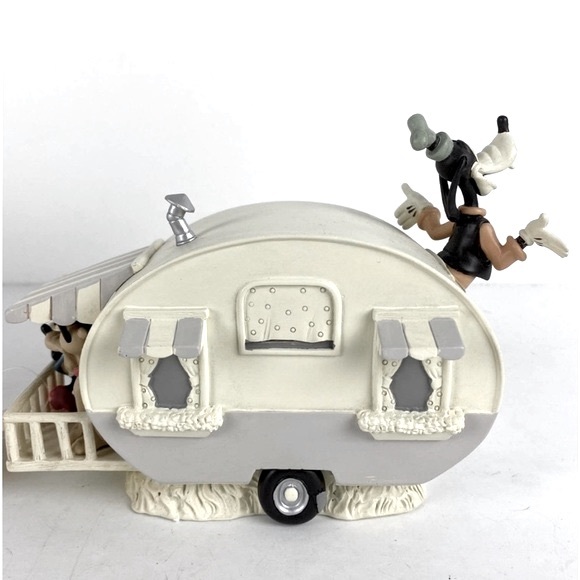 NEW HALLMARK Disney Friends Camper “Bring A Smile Wherever You Go” - Picture 3 of 3